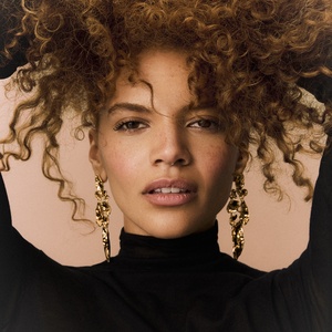 Listen: IN THE HEIGHTS Star Leslie Grace Releases New Album 'Amor, ¿Quién Eres?' Photo