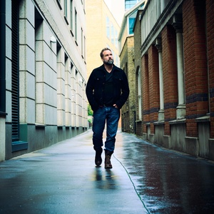 Alfie Boe Sets New Album 'Face Myself' Featuring Original Songs Interview