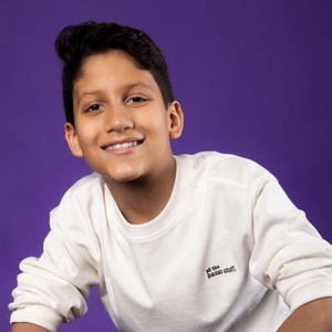 Ángel Hikari Salgado: un joven artista que ya pisa fuerte en teatro, cine y música Photo