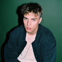 Sam Fender Shares 'Back To Black' Live Cover Recording