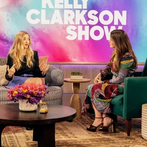 Video: Amanda Seyfried Sings Beauty Disaster Duet with Kelly Clarkson Photo