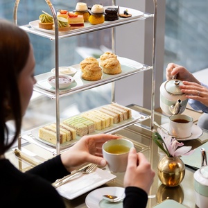 Review: MO Lounge at Mandarin Oriental NY for Elegant Tea Service and Much More Photo