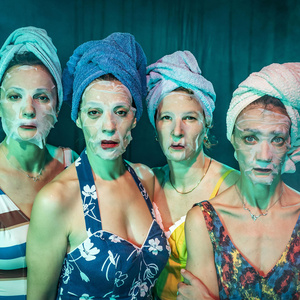 Review: ESCAPED ALONE, The Coronet Theatre Photo
