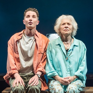 Review: WE HAD A WORLD, Hampstead Theatre Photo