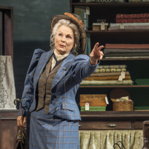 Review: THE SEA, Starring Jennifer Saunders