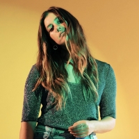 Laura Dreyfuss Releases New Single 'Sidelines' Photo