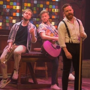Video: The Cast of CHOIR OF MAN At Apollo Theatre Performs 'Escape (The Pina Colada Song)'