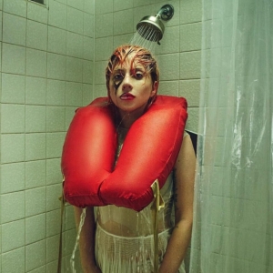 Lady Gaga Drops New JOKER Harlequin Album Featuring Musical Theatre Covers Photo