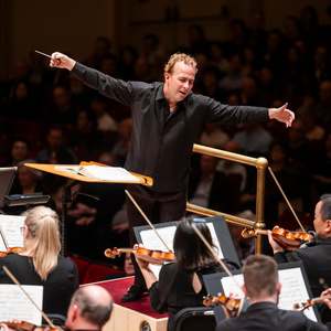 Review: The Philadelphia Delivers a Titanic Mahler 2 at Carnegie Hall Photo