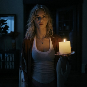 Video: Samara Weaving Stars in Trailer for Thriller Movie BORDERLINE Photo