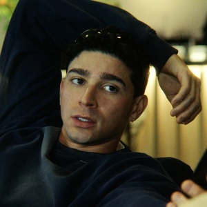 Exclusive: Isaac Powell on THE MOMENT, Next Theater Project & More Photo