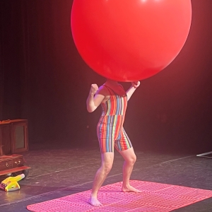 Review: THE GIANT BALLOON SHOW, artsdepot Photo