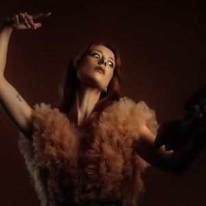 Grace Cummings to Release New Album 'Bloodhorse!' This Summer Photo