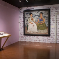 En el Museo de Arte Moderno permanece en exhibición Las dos Fridas. Historia de dos  Photo