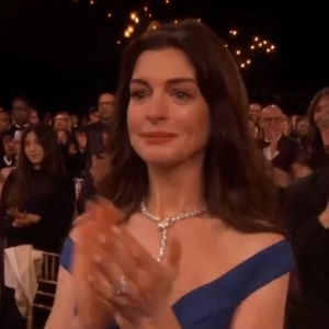 Video: Anne Hathaway Has Emotional Reaction to Barbra Streisand at the SAG Awards