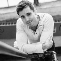 Wake Up With BWW 4/5: Inside the First Broadway Theatre Reopening, and More! Image