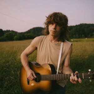 Jesse Welles Confirms Headlining 'Red' Tour Dates with Shows in NYC, Los Angeles, & M Photo