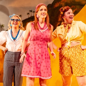 Review: FUN AT THE BEACH ROMP-BOMP-A-LOMP!!, Southwark Playhouse Interview