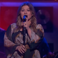 VIDEO: Kelly Clarkson Covers 'If I Were Your Woman' Video