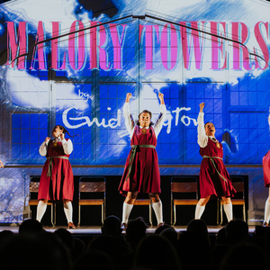 Review: MALORY TOWERS, Alexandra Palace Theatre