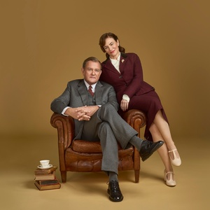 Maggie Siff to Join Hugh Bonneville in SHADOWLANDS Photo