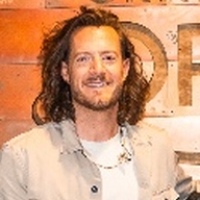 Tyler Hubbard Scores No.1 With Debut Solo Single '5 Foot 9' Photo