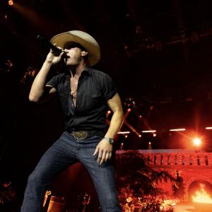 Photos: Jon Pardi's GAMBLIN' MAN TOUR 2026 Draws Capacity Crowds Photo