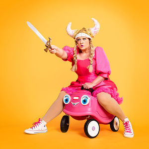 EDINBURGH 2026: Review: MADAME CHANDELIER'S GRAND THEFT OPERA, Pleasance Courtyard