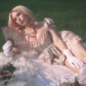 Holly Macve to Release Wonderland LP Feat. Lana Del Rey Photo