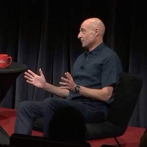 Mark Strong Explains Which OEDIPUS Scenes Were Hardest to Tackle, Bonding with Lesley Manville, and More