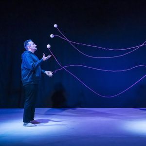HOLOGRAM to Bring Juggling and Light Illusions to 3AM Theatre in September
