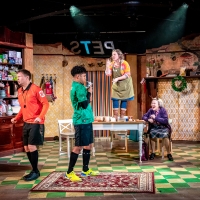 Review: CRACKERS, Polka Theatre Photo