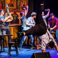 BWW Review: THE CHOIR OF MAN �" ADELAIDE FRINGE 2021 at The Moa (open-air) At Glutto Photo