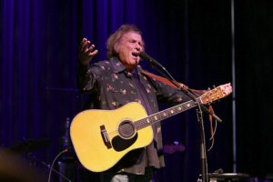 SiriusXM Elvis Radio To Premiere Don McLean Feature Interview This Saturday Image