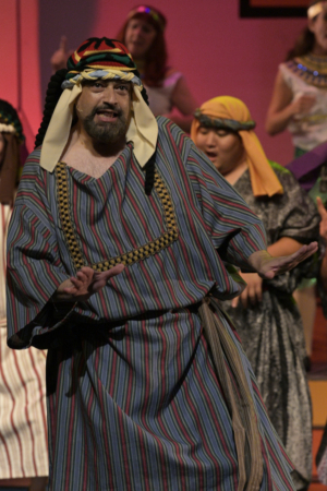 Review: JOSEPH AND THE AMAZING TECHNICOLOR DREAMCOAT Brings Entertaining Fun to the James Armstrong Theatre 