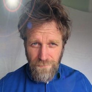 EDINBURGH 2019: Review: TONY LAW: IDENTIFIES, Monkey Barrel 