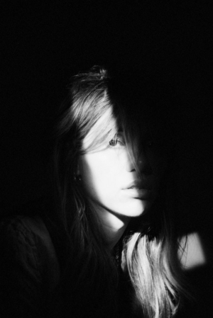 Suki Waterhouse Releases New Track COOLEST PLACE IN THE WORLD Image