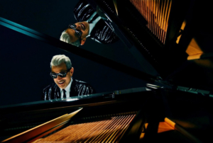 Jeff Goldblum Heads to Jones Hall for an Evening of Jazz Image