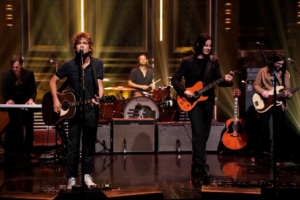 VIDEO: The Raconteurs Performed on THE TONIGHT SHOW 