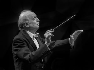 Marek Janowski to Lead Dresden Philharmonic in DIE WALKÜRE Image