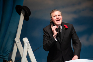 Review: THE LIFE I LEAD, Wyndham's Theatre Image