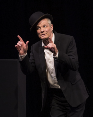 Review: Quintessential Clown Bill Irwin ON BECKETT Showcases the Humor and Pathos of the Irish Playwright  Image