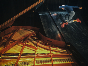 Interview: Yaman Okur Discusses His Breakin' Convention Presents Work 1MM AU DESSUS DU SOL Image