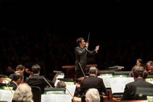 Andrés Orozco-Estrada Leads Houston Symphony in Choral Works by Mendelssohn and Mahler 