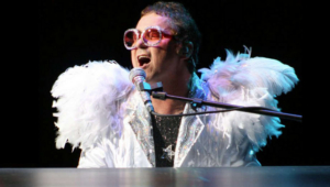 Review: Kenny Metcalf Rocks the El Portal in the Ultimate Elton John Tribute Show 