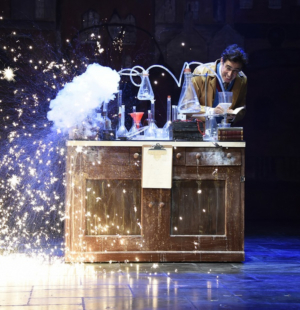 Review Roundup: THE MAN IN THE WHITE SUIT At Ealing Studios Image