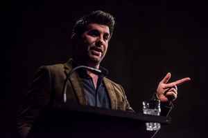 Review: GHOST STORIES, Ambassadors Theatre Image