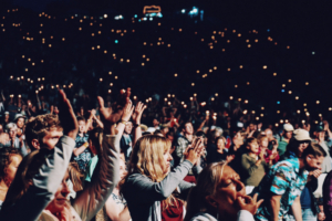 Oxford University Replaces Clapping With Jazz Hands Due To Anxiety Trigger Concerns Image