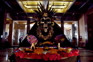 Estudiantes de la Escuela de Artesanías del INBAL dedican ofrenda a Miguel León-Portilla  Image