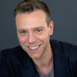 Adam Pascal, Tracie Thoms, Shoshana Bean and More Set For This. Is. Love. Benefit Concert for Freedom for Immigrants  Image